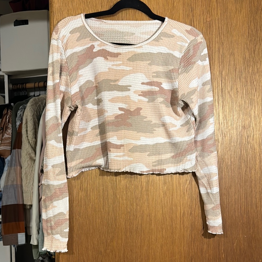 Camouflage Long Sleeve Crop Top